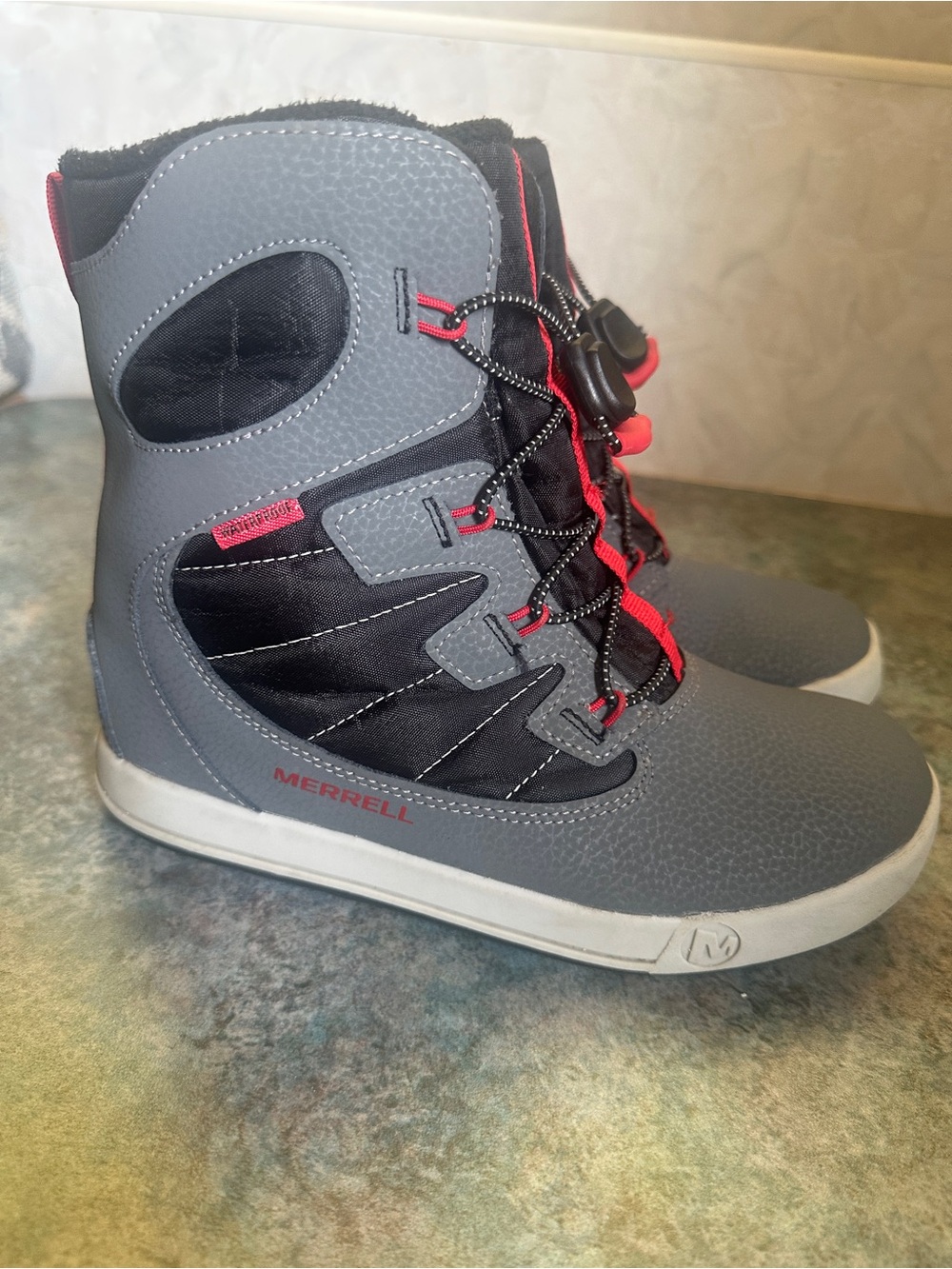 Merrell Snow Bank 4.0 Waterproof boots grey, black, red Boys size 4